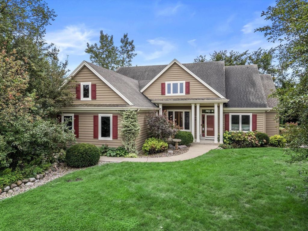 12629 Blue Stem TRAIL, Caledonia, WI 53108