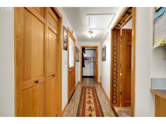 37410 HILLS CREEK Rd, Springfield, OR 97478