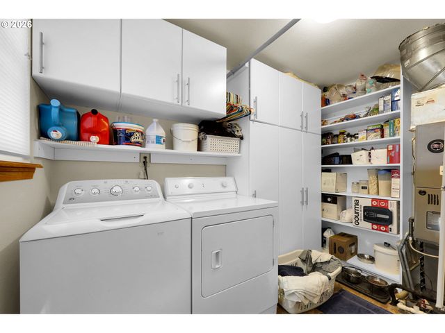 37410 HILLS CREEK Rd, Springfield, OR 97478