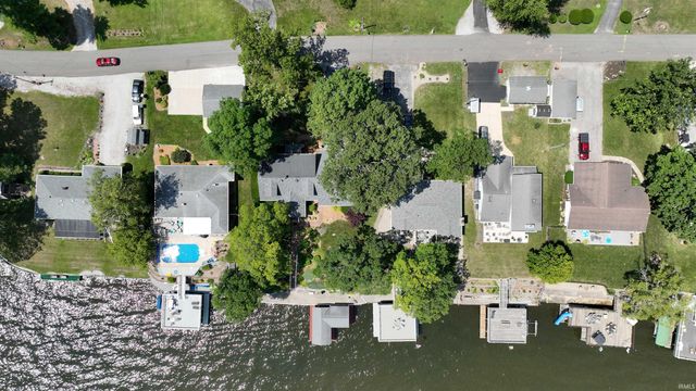 5384 E Quiet Water Ct Court, Monticello, IN 47960