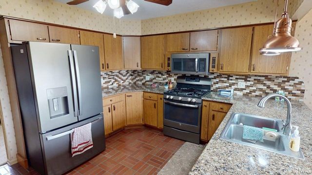 5384 E Quiet Water Ct Court, Monticello, IN 47960