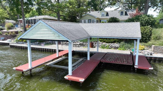 5384 E Quiet Water Ct Court, Monticello, IN 47960