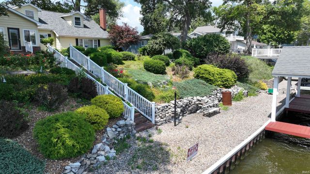 5384 E Quiet Water Ct Court, Monticello, IN 47960