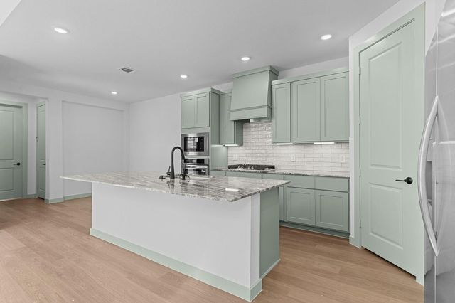 4013 Pear Tree, Pearland, TX 77581