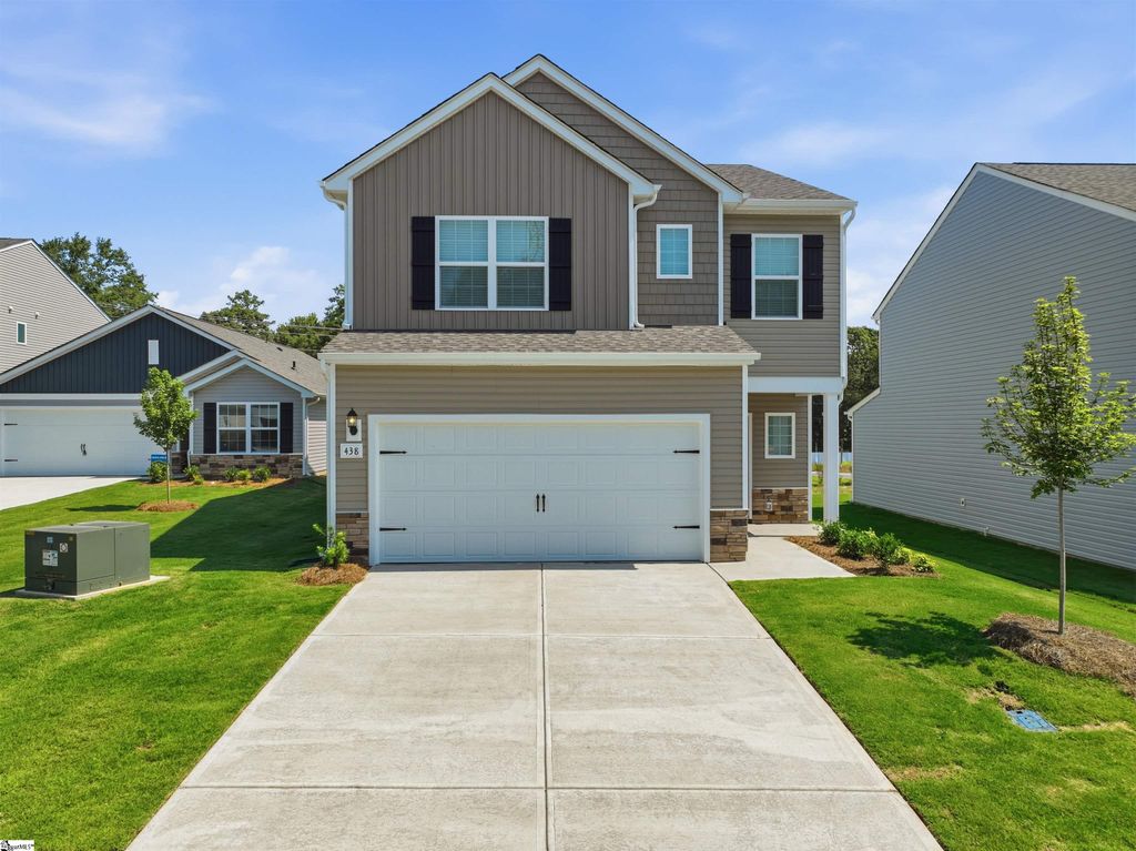 438 West Claywalk Road, Woodruff, SC 29388