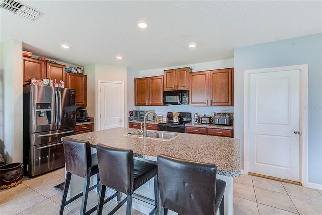 10944 RAINBOW PYRITE DR, Wimauma, FL 33598