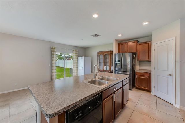 10944 RAINBOW PYRITE DR, Wimauma, FL 33598