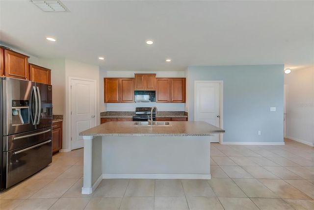 10944 RAINBOW PYRITE DR, Wimauma, FL 33598
