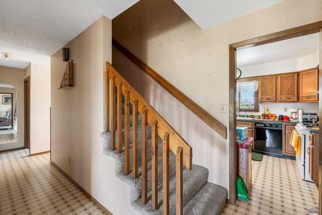 1230 PENNY LN, Rapid City, SD 57702