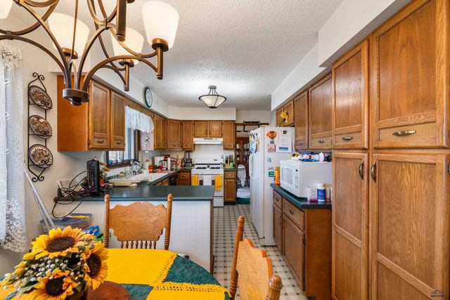 1230 PENNY LN, Rapid City, SD 57702