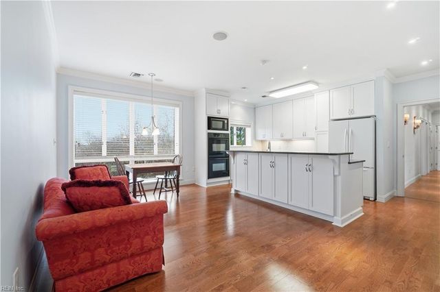 1104 Botetourt Gdns Apt A6, Norfolk, VA 23507