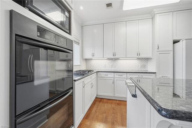 1104 Botetourt Gdns Apt A6, Norfolk, VA 23507