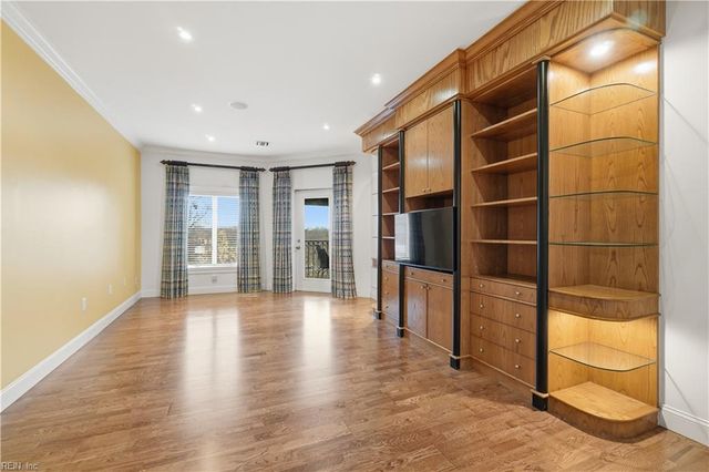 1104 Botetourt Gdns Apt A6, Norfolk, VA 23507