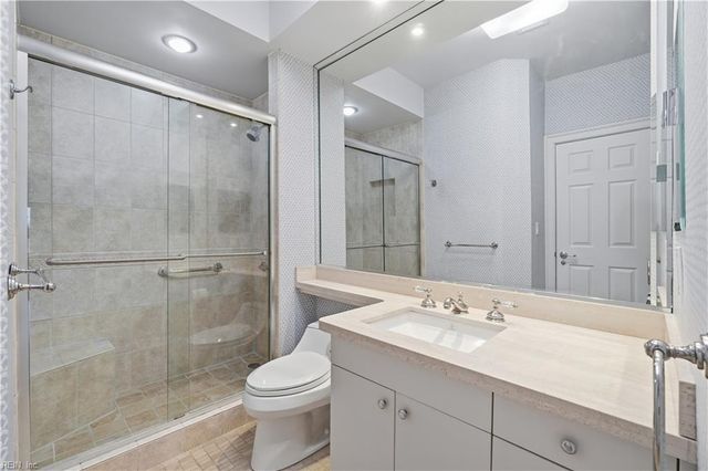 1104 Botetourt Gdns Apt A6, Norfolk, VA 23507