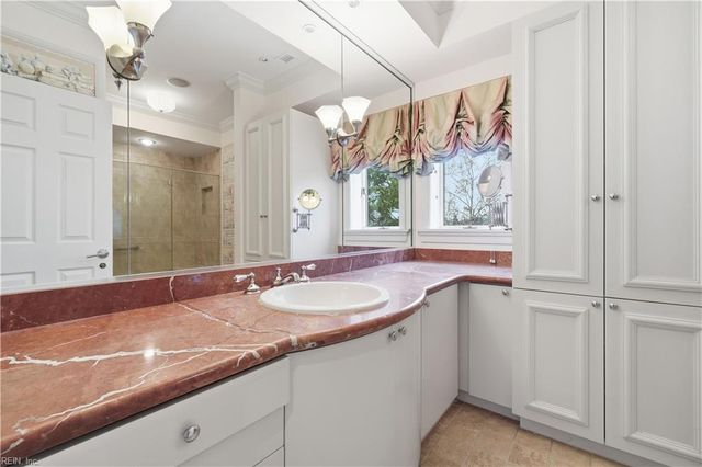 1104 Botetourt Gdns Apt A6, Norfolk, VA 23507