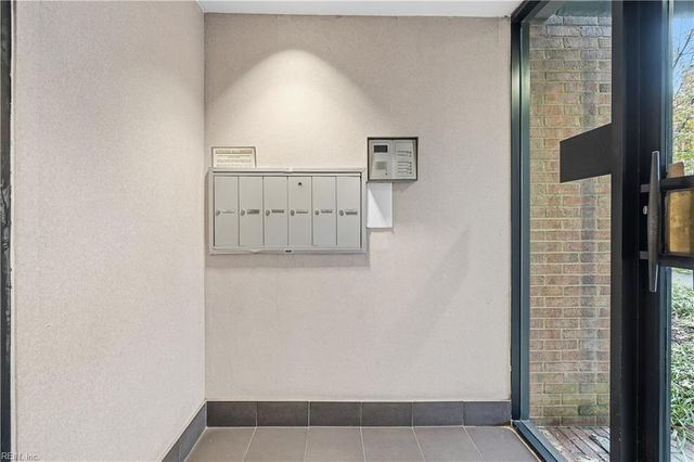 1104 Botetourt Gdns Apt A6, Norfolk, VA 23507