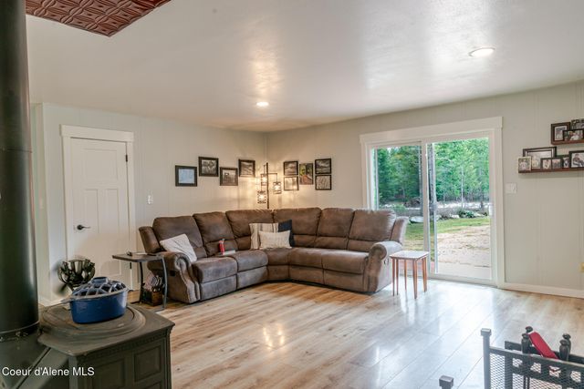 8558 W Liberty DR, Spirit Lake, ID 83869