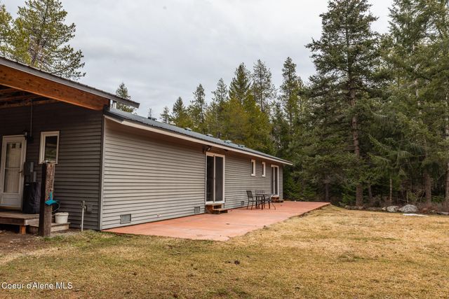 8558 W Liberty DR, Spirit Lake, ID 83869