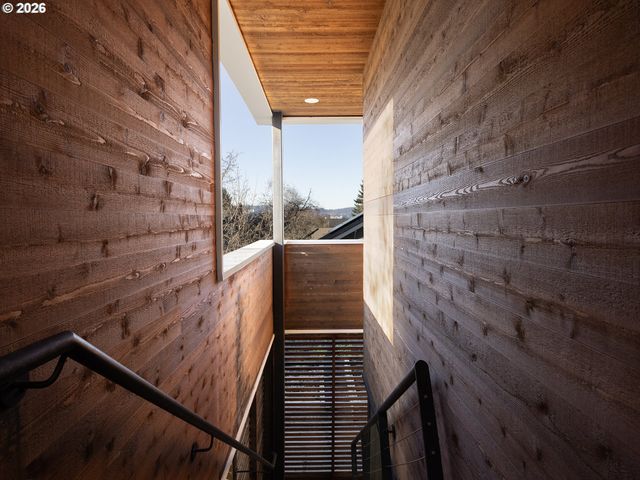 5340 Se LINCOLN St, Portland, OR 97215