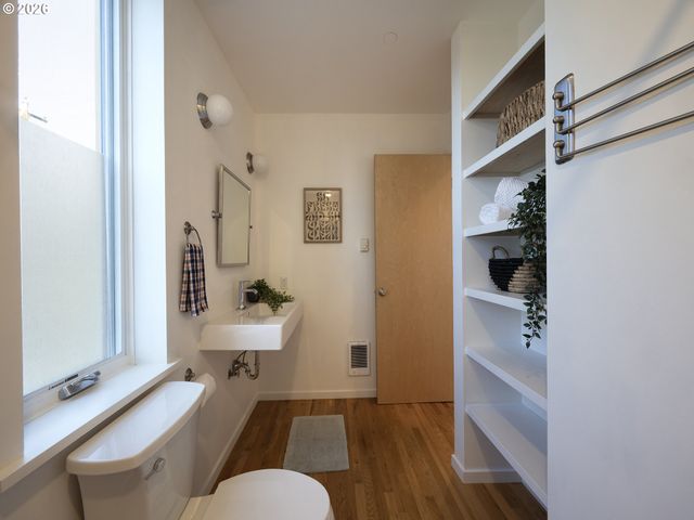 5340 Se LINCOLN St, Portland, OR 97215