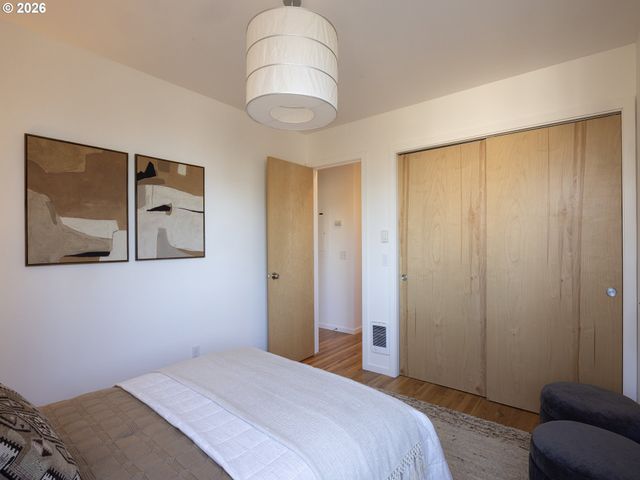 5340 Se LINCOLN St, Portland, OR 97215