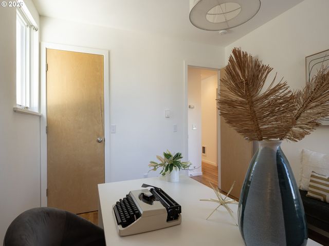 5340 Se LINCOLN St, Portland, OR 97215