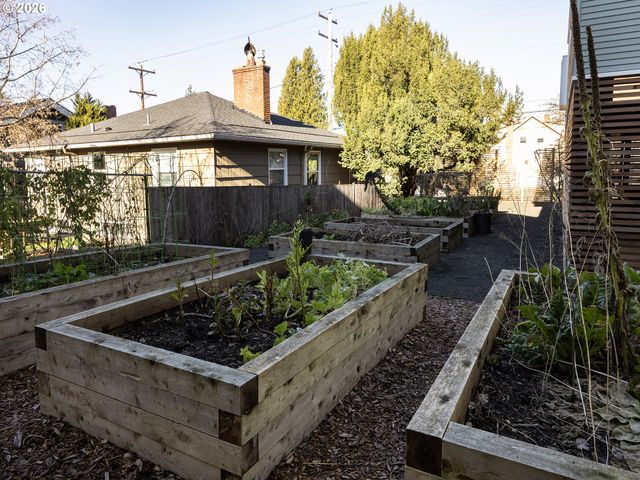 5340 Se LINCOLN St, Portland, OR 97215