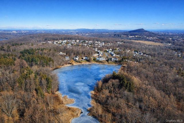 9 Benedict Lane 5-7, New Windsor, NY 12553