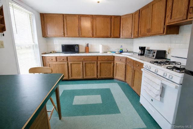 9 Benedict Lane 5-7, New Windsor, NY 12553