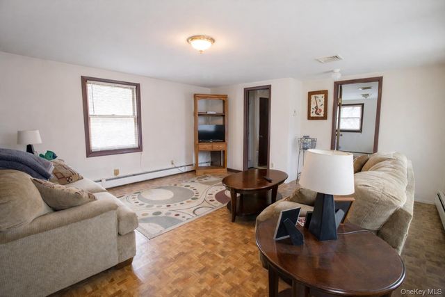 9 Benedict Lane 5-7, New Windsor, NY 12553