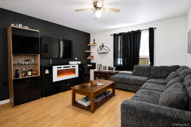 9 Benedict Lane 5-7, New Windsor, NY 12553