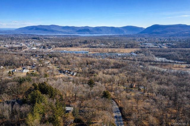 9 Benedict Lane 5-7, New Windsor, NY 12553