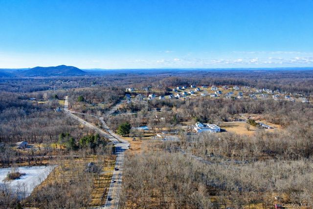 9 Benedict Lane 5-7, New Windsor, NY 12553