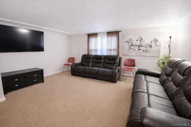 9 Benedict Lane 5-7, New Windsor, NY 12553