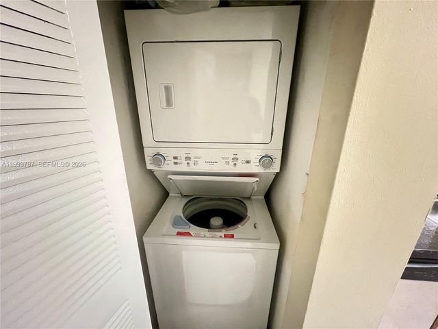 530 S Park Rd 15-11, Hollywood, FL 33021