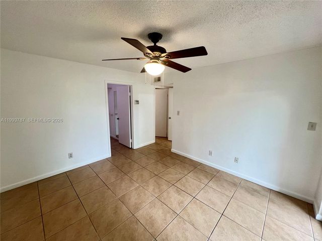 530 S Park Rd 15-11, Hollywood, FL 33021