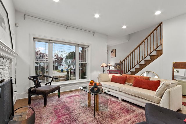 2047 Wilmette Avenue, Wilmette, IL 60091