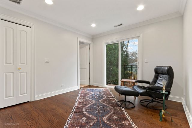 2047 Wilmette Avenue, Wilmette, IL 60091