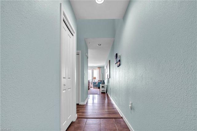 3738 Sandpiper Rd Apt 433B, Virginia Beach, VA 23456