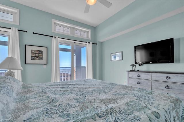 3738 Sandpiper Rd Apt 433B, Virginia Beach, VA 23456