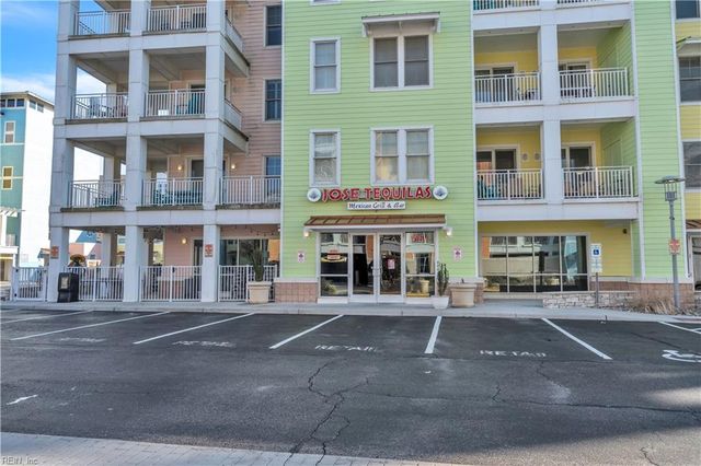 3738 Sandpiper Rd Apt 433B, Virginia Beach, VA 23456