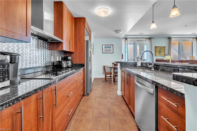 3738 Sandpiper Rd Apt 433B, Virginia Beach, VA 23456