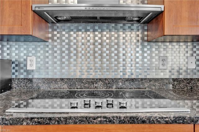 3738 Sandpiper Rd Apt 433B, Virginia Beach, VA 23456