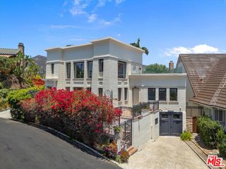 2700 Glendower Avenue, Los Angeles, CA 90027