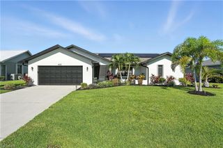 402 SE 8th PL, Cape Coral, FL 33990