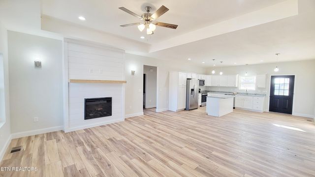 1461 Grandeur Avenue, Parrottsville, TN 37843