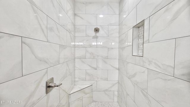 1461 Grandeur Avenue, Parrottsville, TN 37843