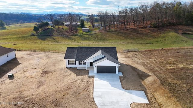 1461 Grandeur Avenue, Parrottsville, TN 37843