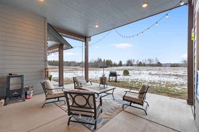 34012 N Fawn Ln, Deer Park, WA 99006