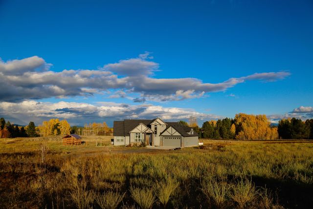 34012 N Fawn Ln, Deer Park, WA 99006